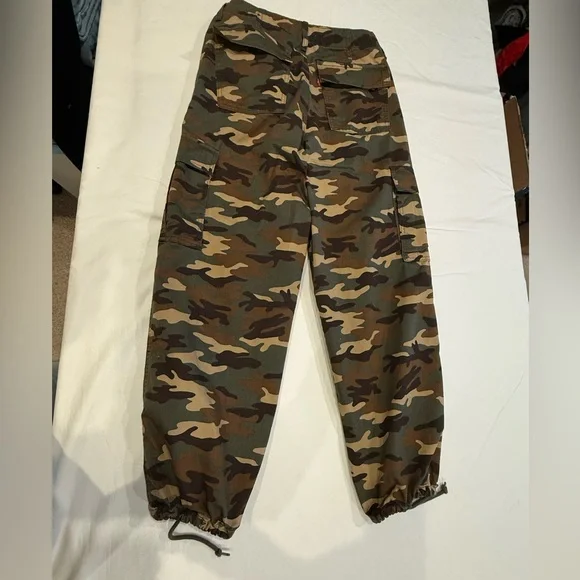 NWoT Levi’s ‘94 Baggy Cargo Pants Camo Print Size 29 Y2K Never Worn - Picture 7 of 14